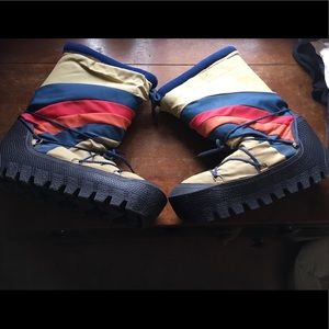 Original moon boots. Vintage.